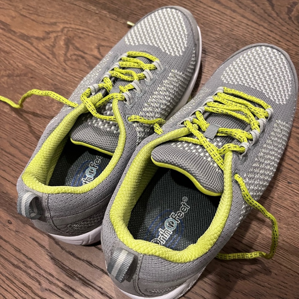 Ortho Feet Coral Knit Sneakers - Size 10W - Picture 3 of 5